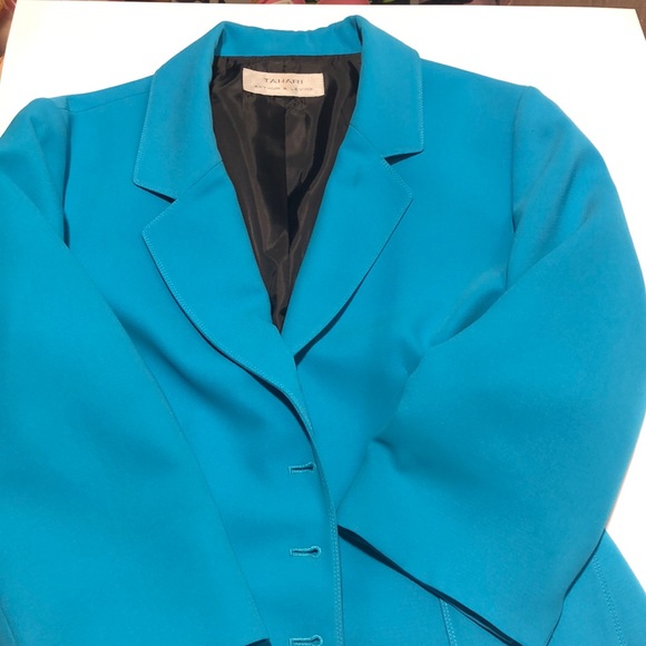 Tahari blazer in bright Turquoise colour - Picture 7 of 8